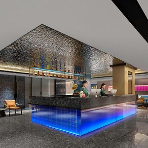 Lan Wan International Hotel - Guangzhou Yongqing Walking Street&Shamian Island Scenic Spot Branch- Exit F Towards Shamian Island At Huangsha Metro Trf Stop Of Line 1&Line 6--Airport Pick-Up Service